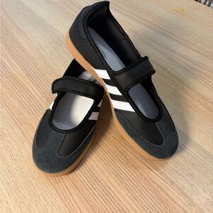 NWOT adidas Samba Jane Shoe